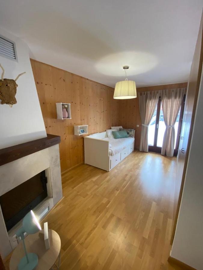 Fantástico Apartamento con jardín en Castiello de Jaca Esterno foto
