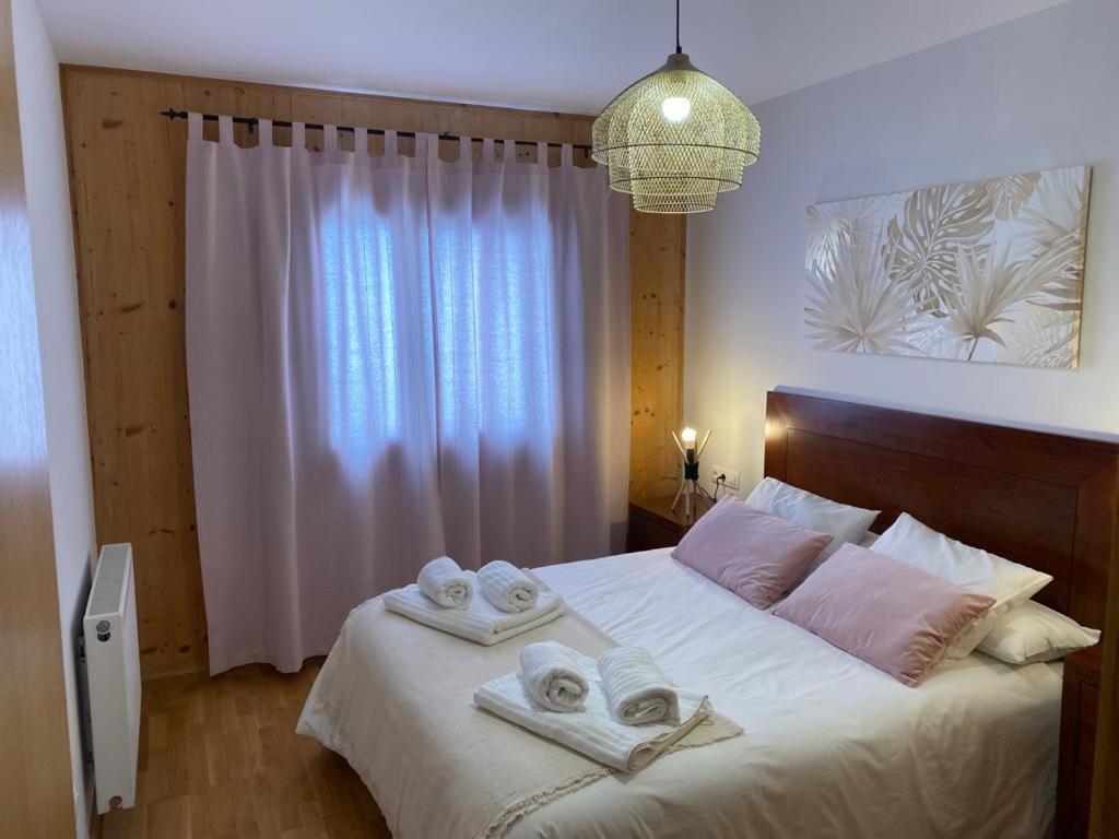 Fantástico Apartamento con jardín en Castiello de Jaca Esterno foto