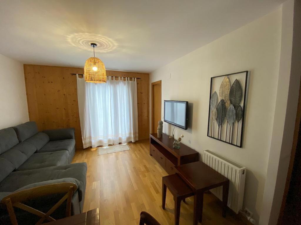 Fantástico Apartamento con jardín en Castiello de Jaca Esterno foto
