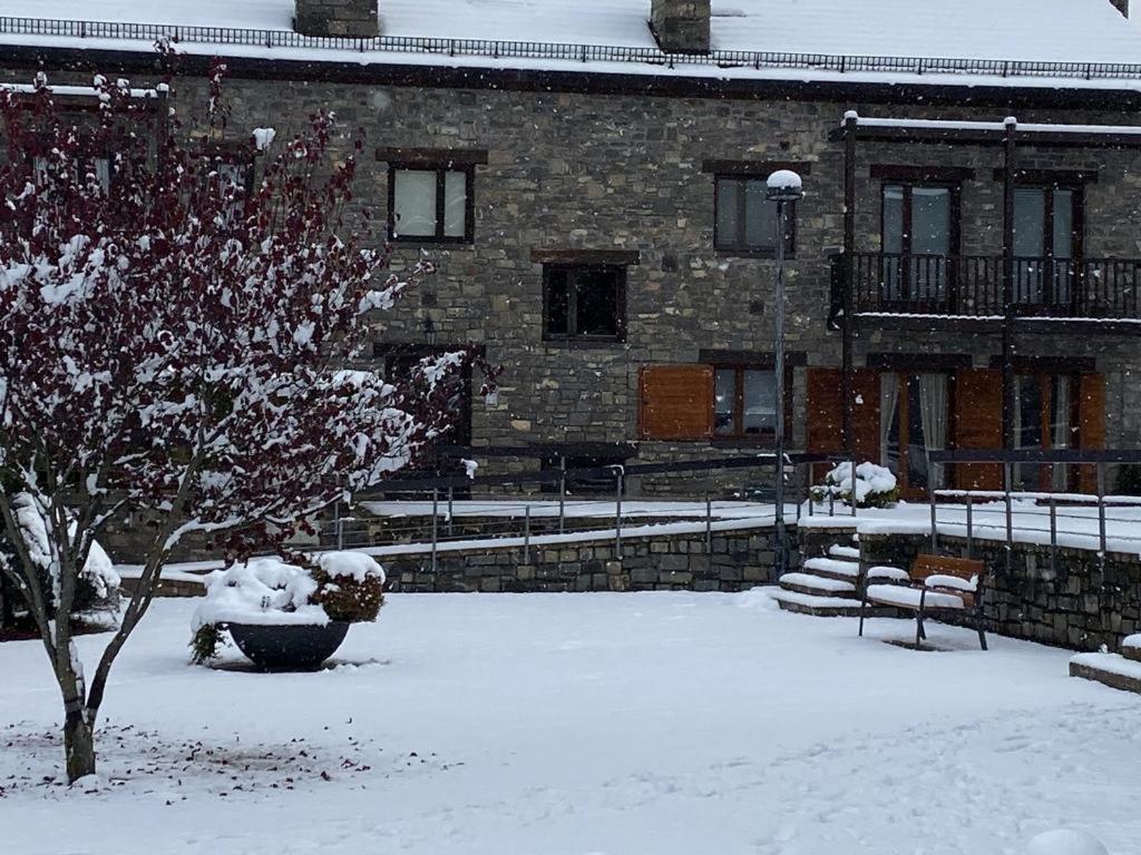 Fantástico Apartamento con jardín en Castiello de Jaca Esterno foto